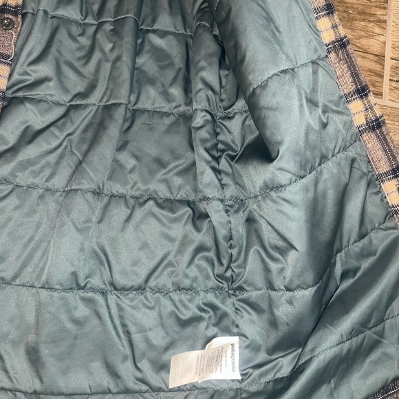 Patagonia men’s Insulated Fjord Flannel Shirt Jacket - Picture 4 of 4